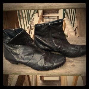 Paul Green Leather Booties